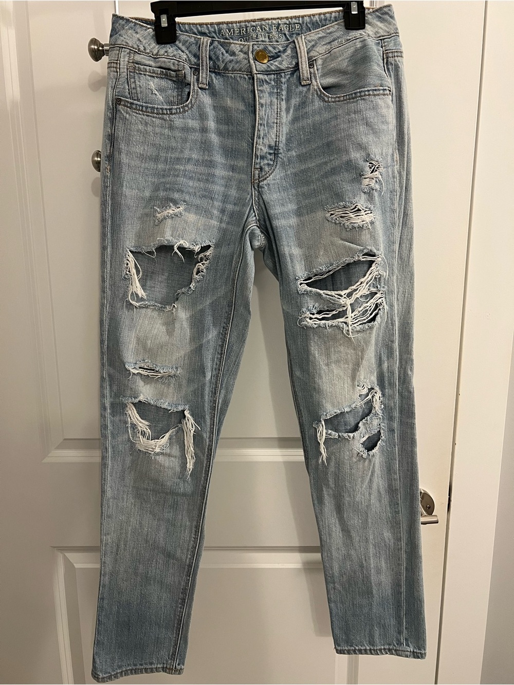 American Eagle Outfitters TOMGIRL Light Wash Distressed Slim-Straight Jeans